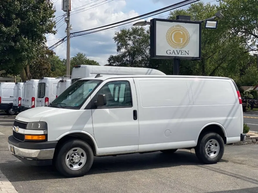 2018 Chevrolet Express 2500 Cargo Van photo 1