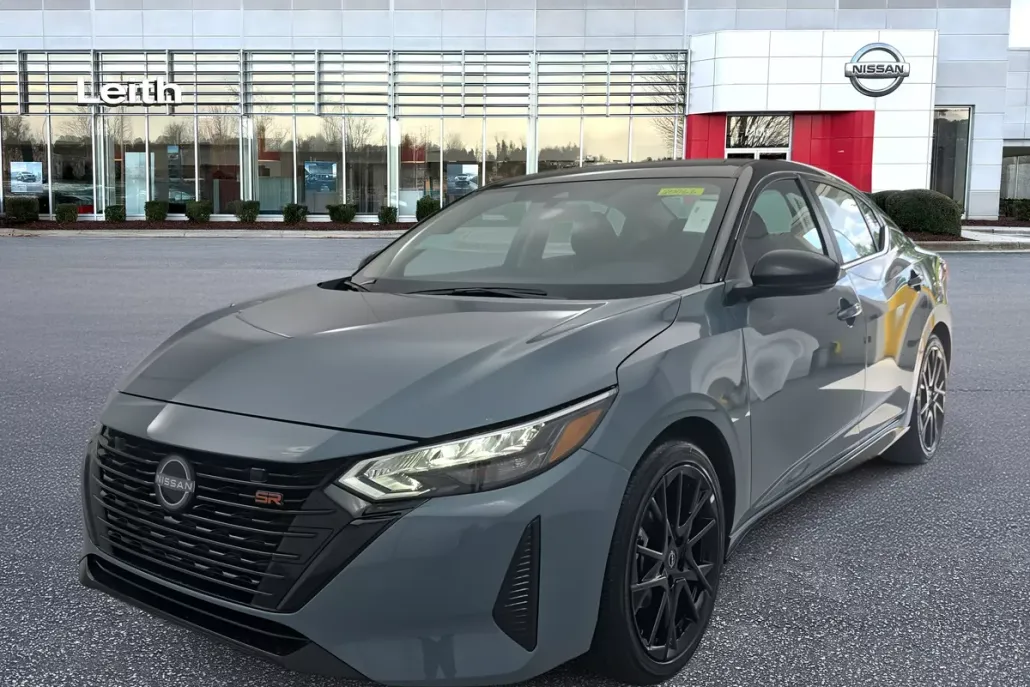 2025 Nissan Sentra SR photo 1