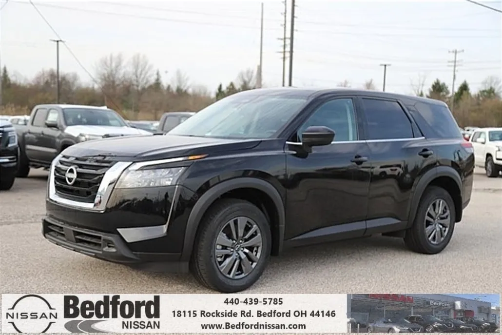 2025 Nissan Pathfinder S photo 1