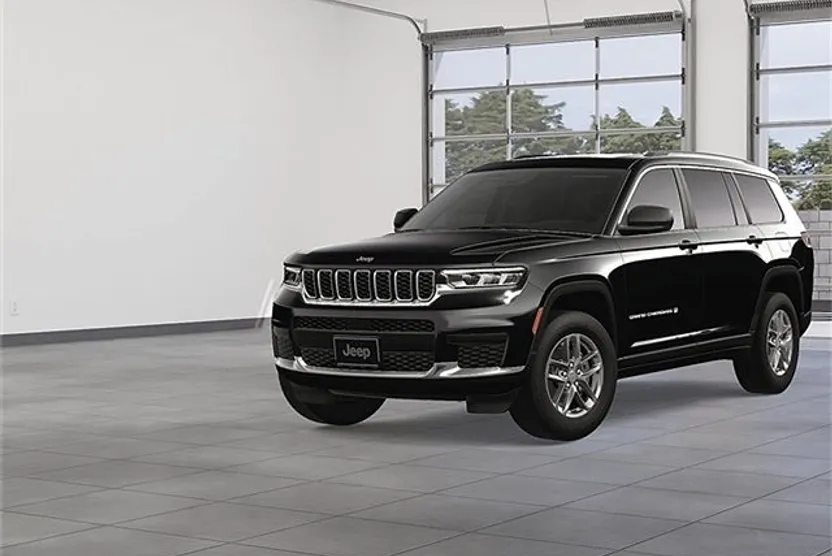 2025 Jeep Grand Cherokee Laredo photo 1