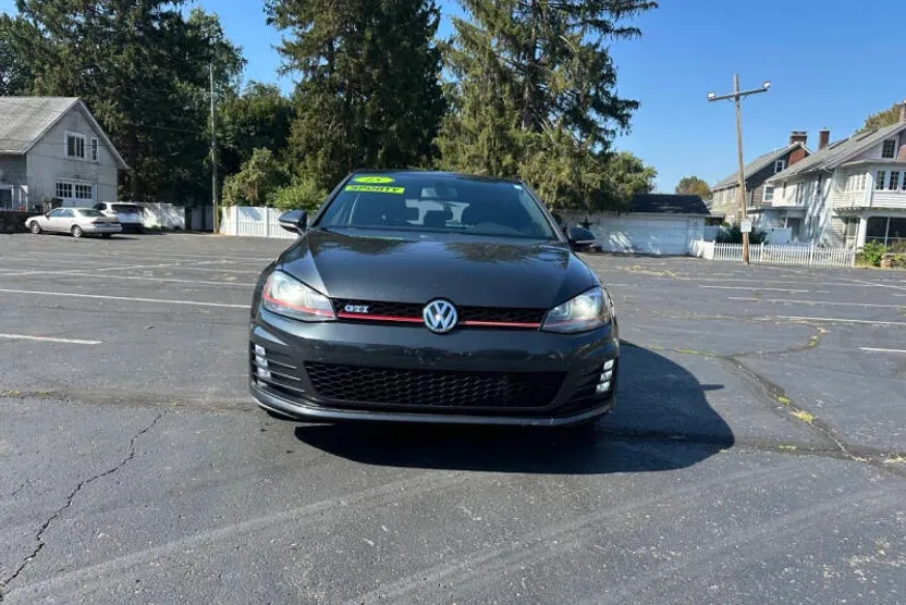 2015 Volkswagen Golf GTI SE photo 1