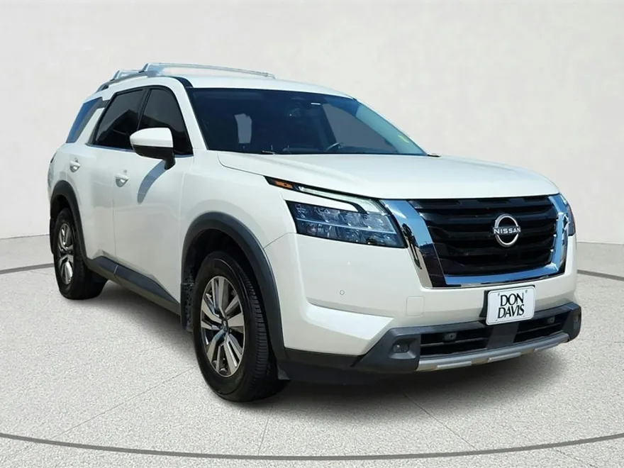2023 Nissan Pathfinder SL photo 1