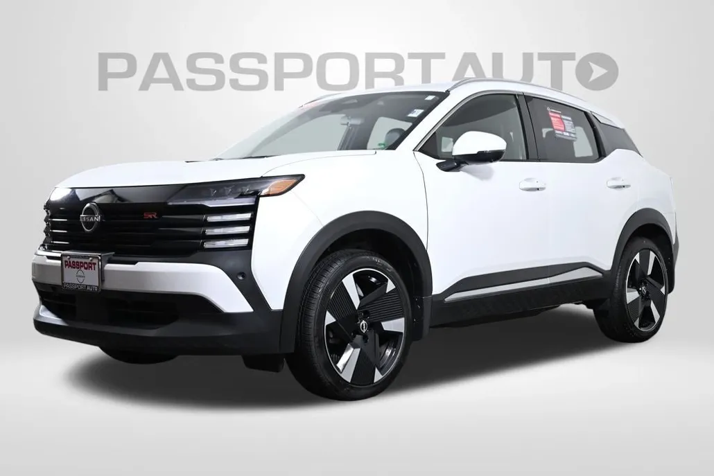 2025 Nissan Kicks SR photo 1