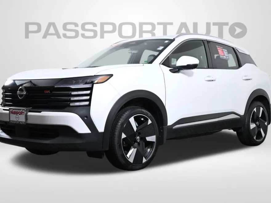 2025 Nissan Kicks SR photo 1
