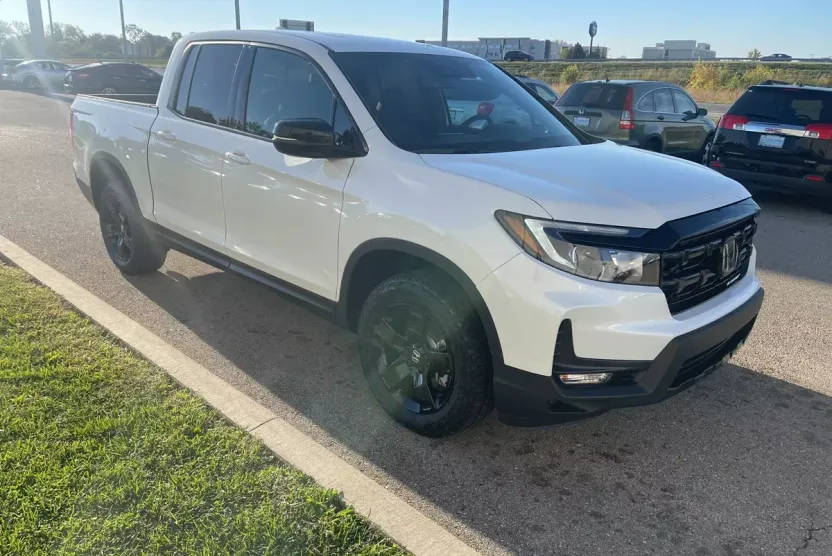 2026 Honda Ridgeline Black Edition photo 1
