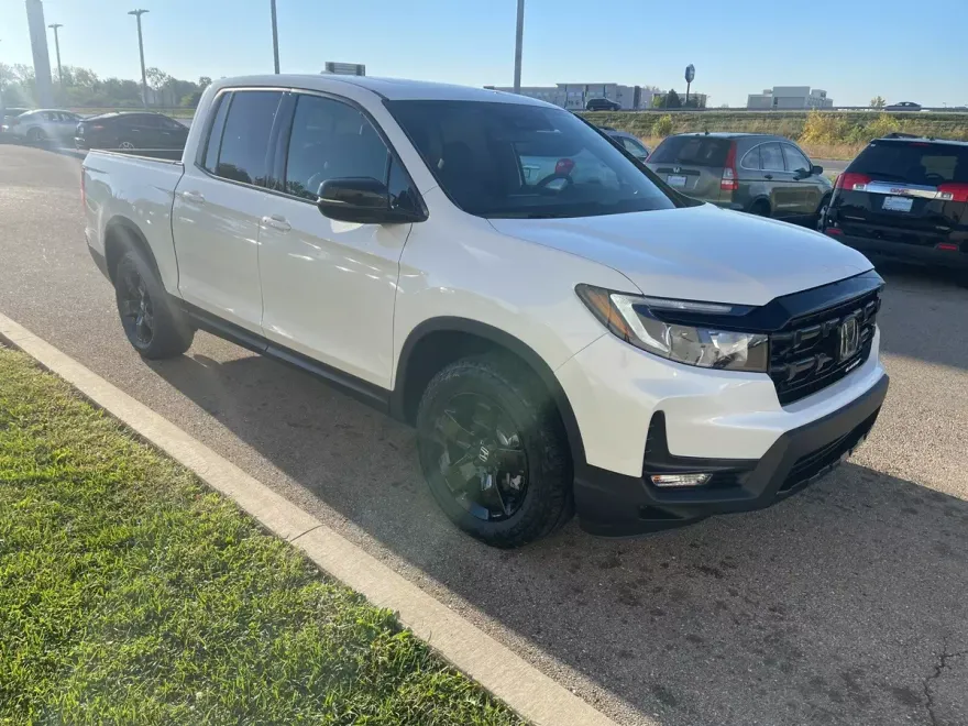 2026 Honda Ridgeline Black Edition photo 1