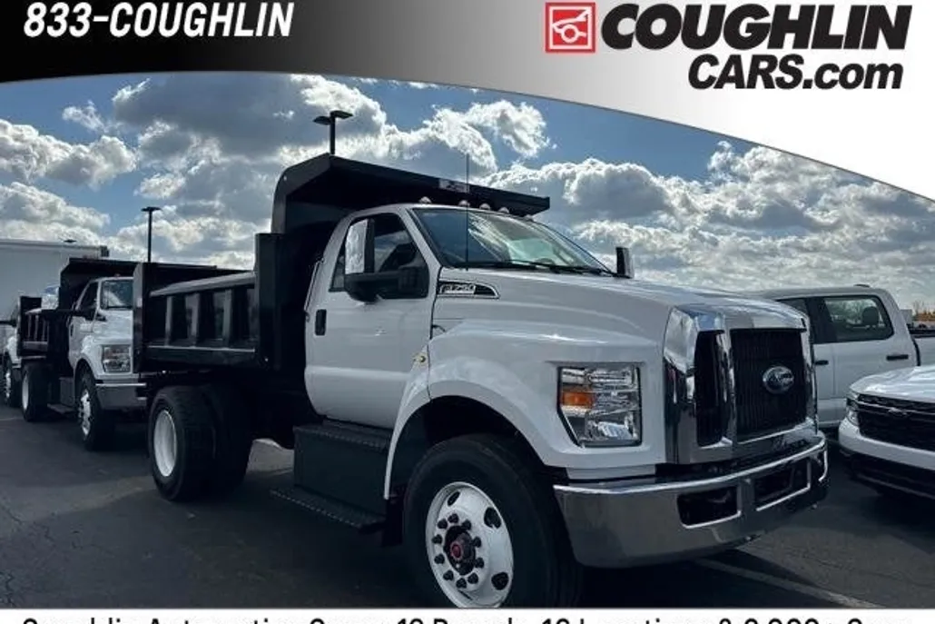2024 Ford F-750 photo 1