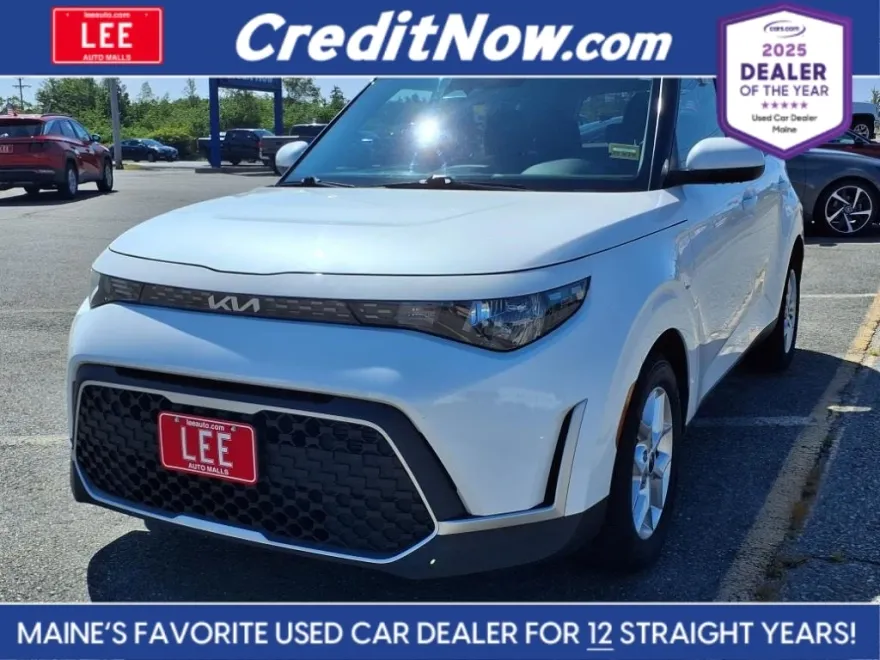 2023 Kia Soul LX photo 1