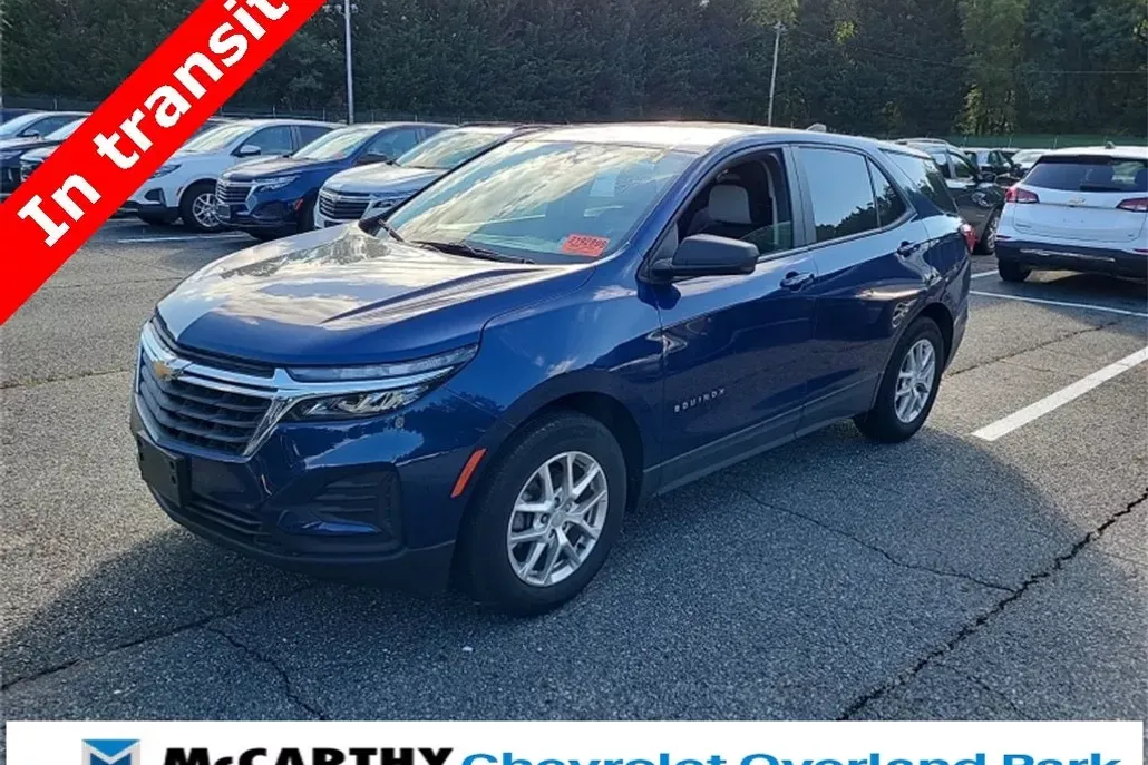 2022 Chevrolet Equinox LS photo 1