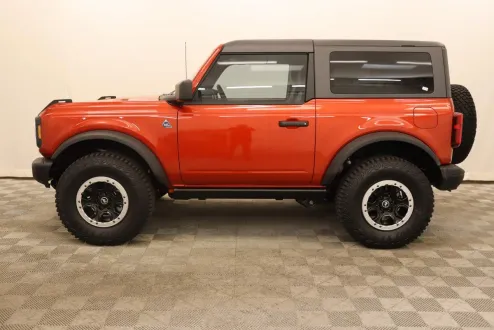 2024 Ford Bronco Black Diamond photo 3