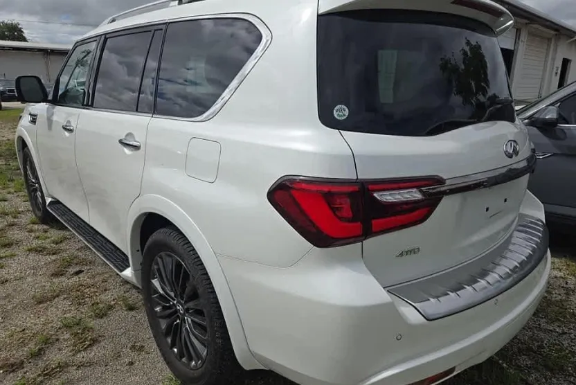 2023 Infiniti QX80 Premium Select photo 1