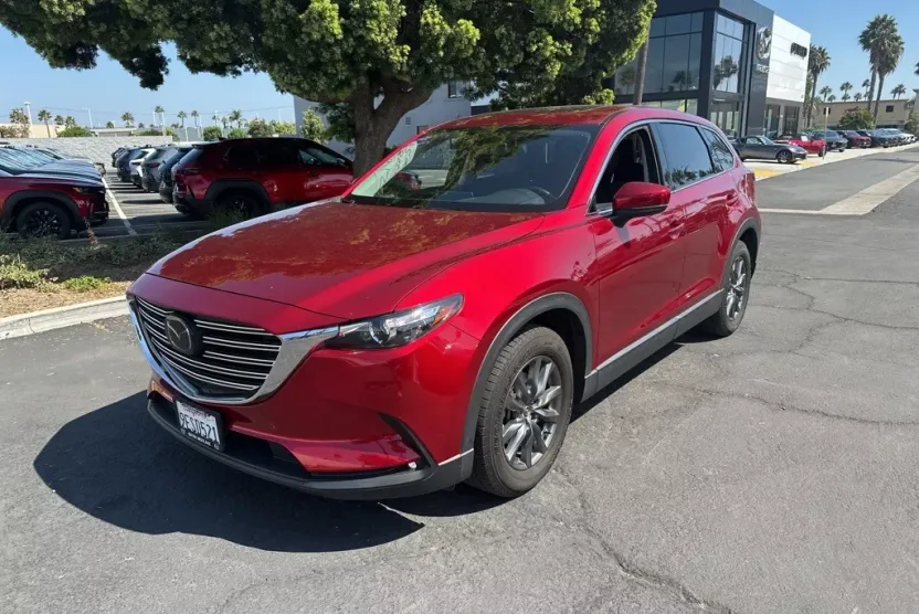 2023 Mazda CX-9 Touring photo 1