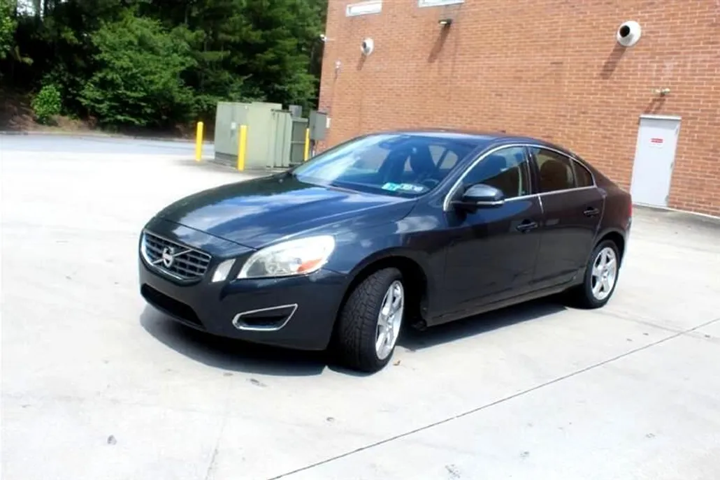 2013 Volvo S40 T5 photo 1