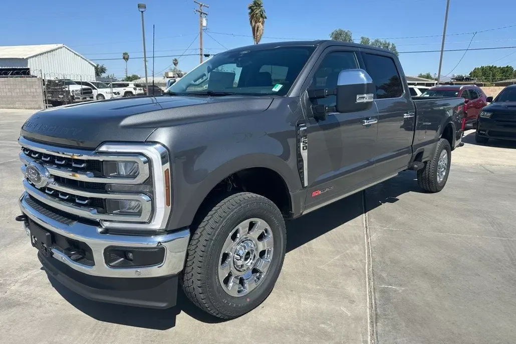 2025 Ford F-350 photo 1