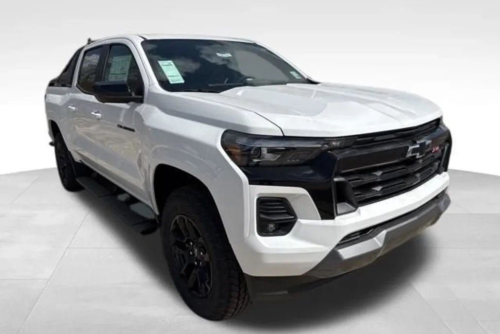 2025 Chevrolet Colorado Z71 photo 1
