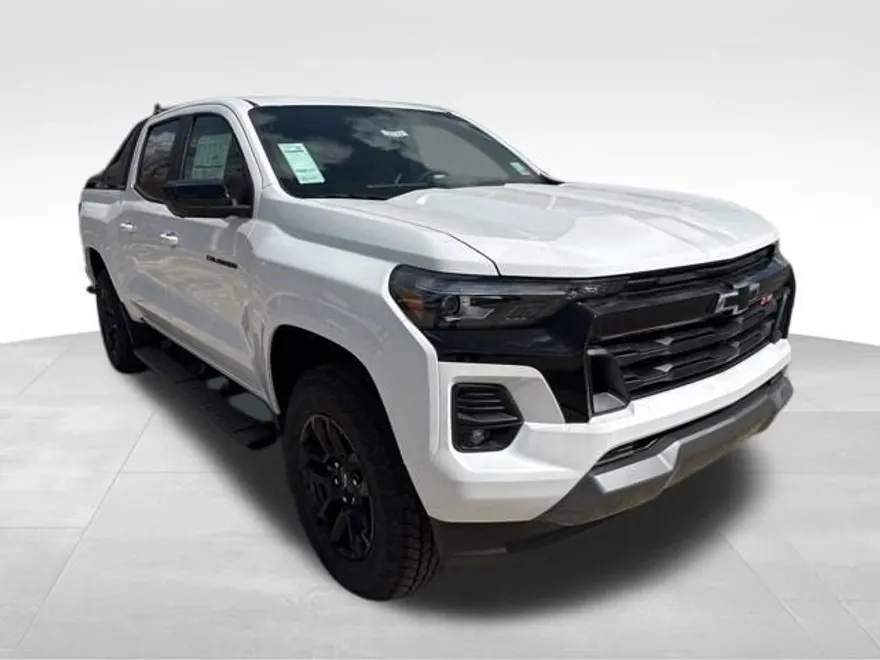 2025 Chevrolet Colorado Z71 photo 1