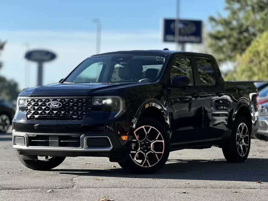 2025 Ford Maverick XLT photo 1