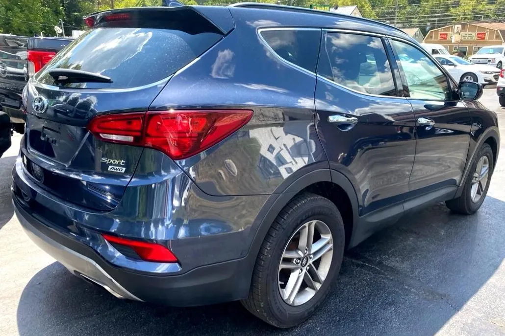 2017 Hyundai Santa Fe Sport Base photo 1