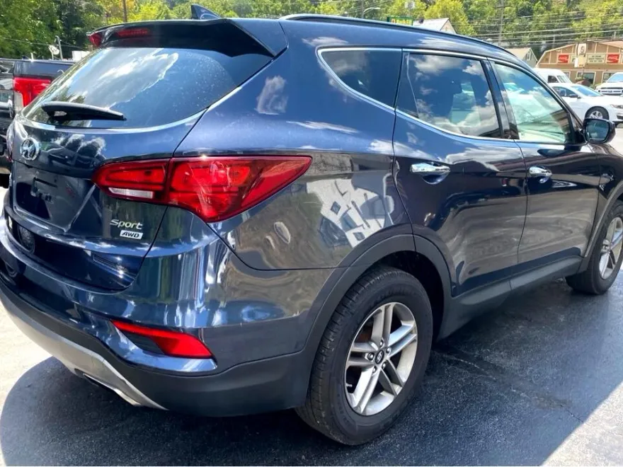 2017 Hyundai Santa Fe Sport Base photo 1