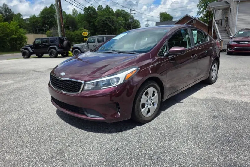 2017 Kia Forte LX S photo 1