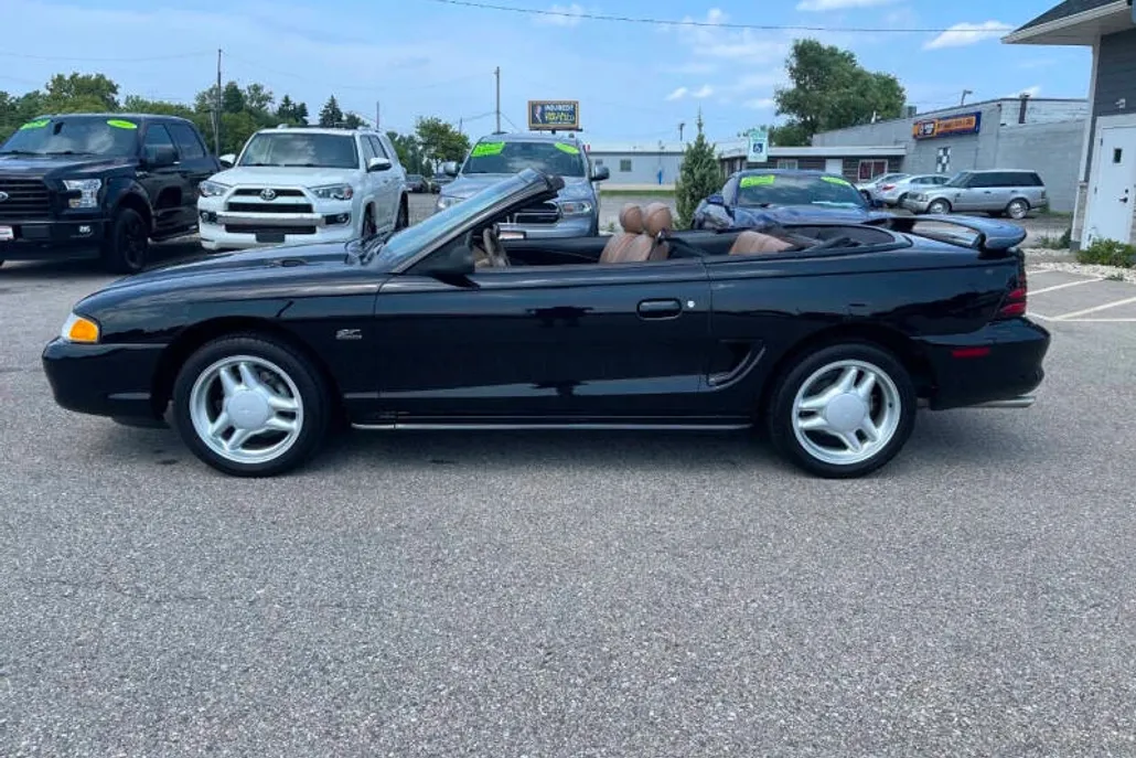 1994 Ford Mustang GT photo 1