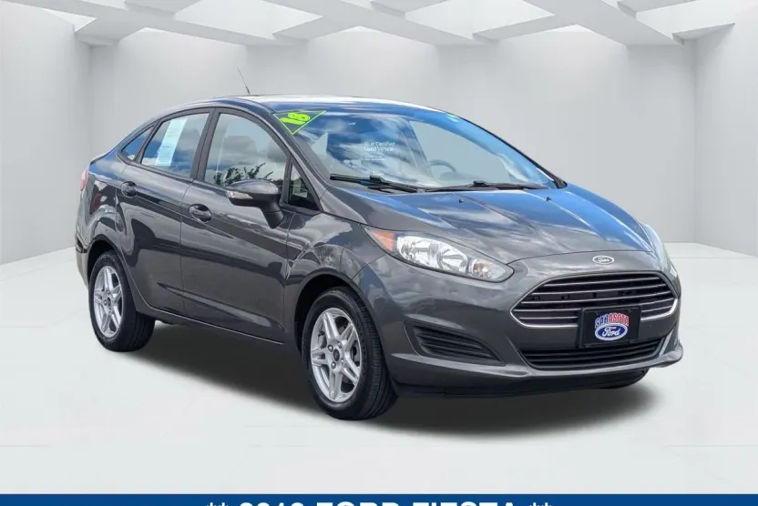 2018 Ford Fiesta SE photo 1
