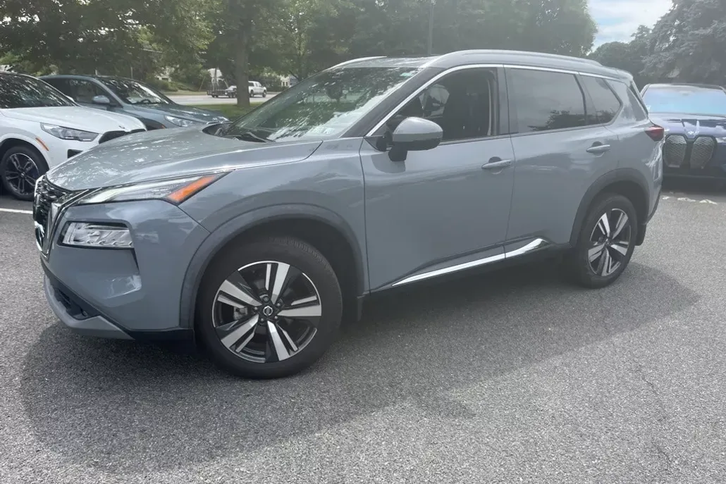 2021 Nissan Rogue SL photo 1