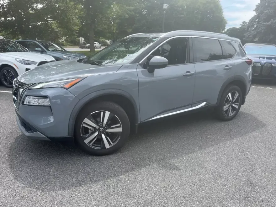 2021 Nissan Rogue SL photo 1