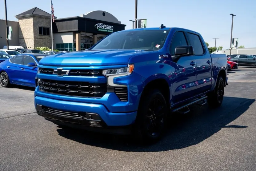 2023 Chevrolet Silverado 1500 RST photo 1