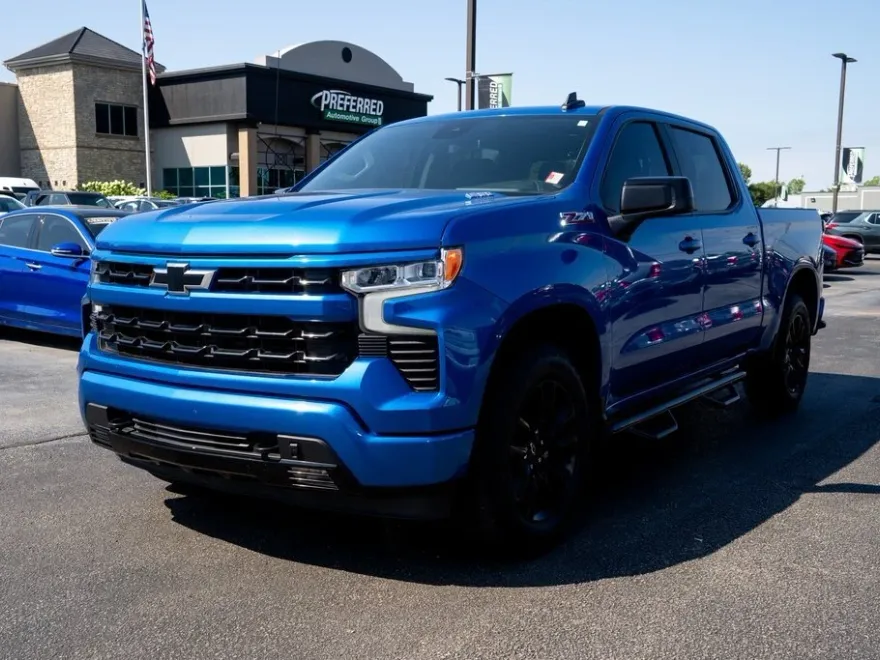 2023 Chevrolet Silverado 1500 RST photo 1