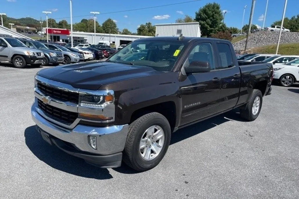 2018 Chevrolet Silverado 1500 LT photo 1