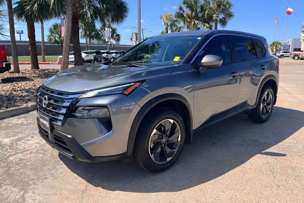 2024 Nissan Rogue SV photo 1