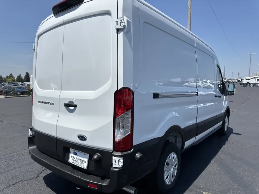 2025 Ford Transit Cargo Van photo 1
