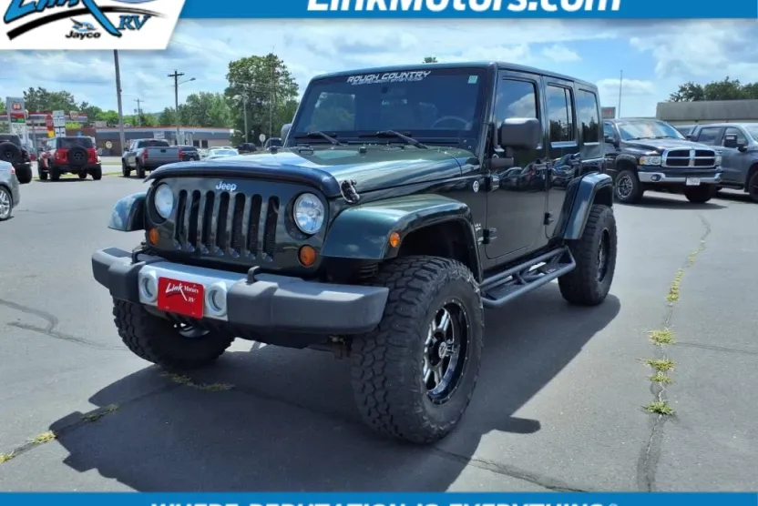 2010 Jeep Wrangler Unlimited Sahara photo 1