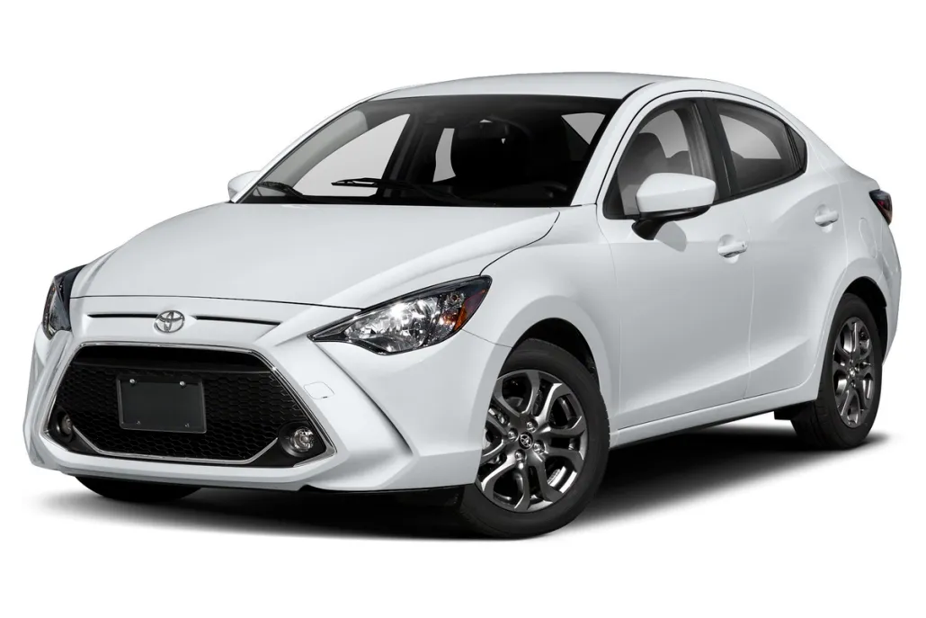 2019 Toyota Yaris LE photo 1