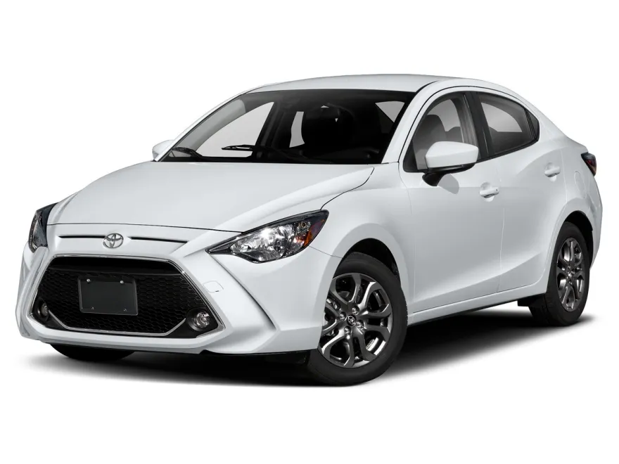 2019 Toyota Yaris LE photo 1