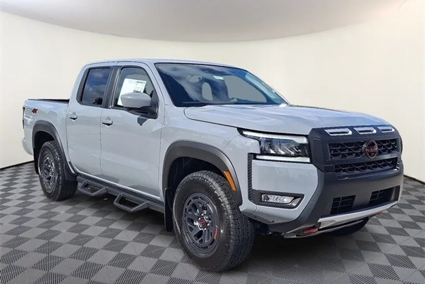 2026 Nissan Frontier photo 1