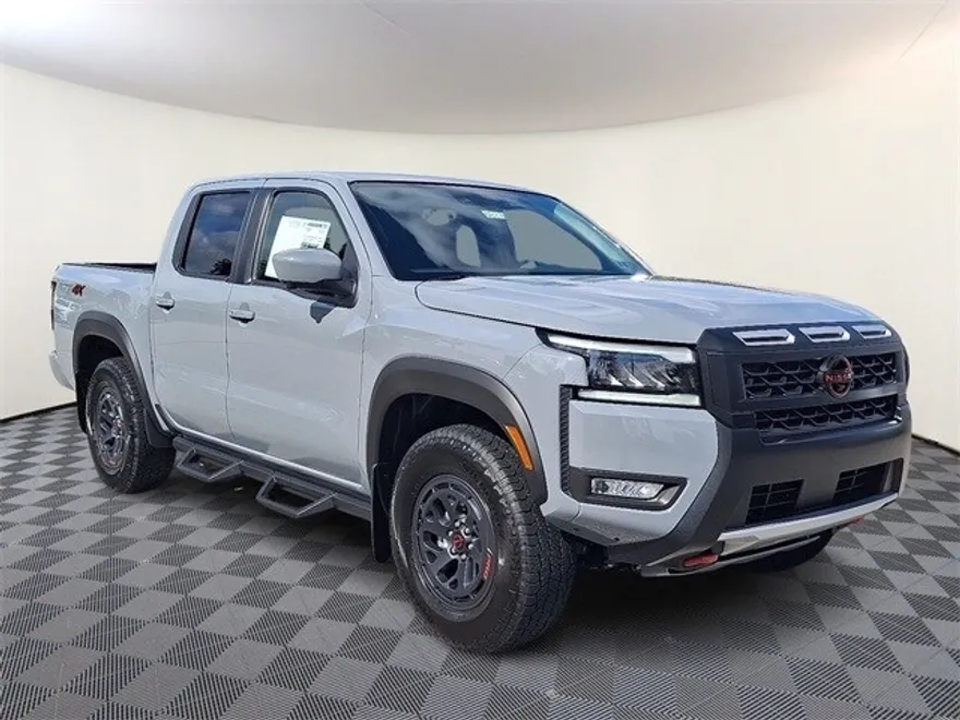 2026 Nissan Frontier photo 1