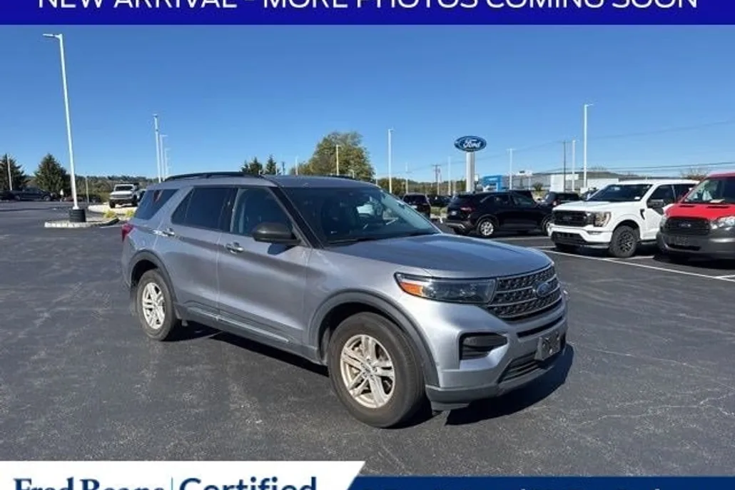 2022 Ford Explorer XLT photo 1