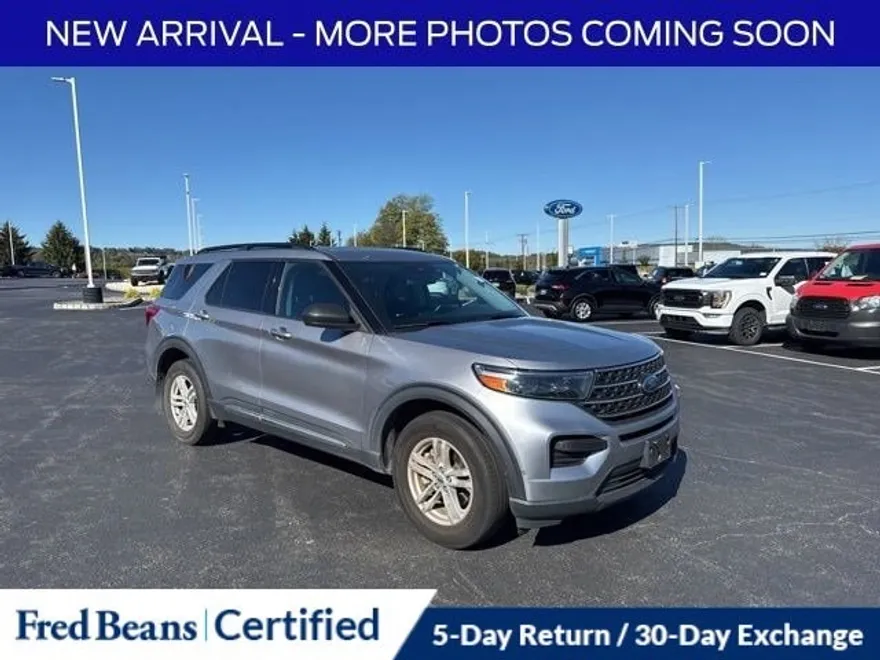 2022 Ford Explorer XLT photo 1
