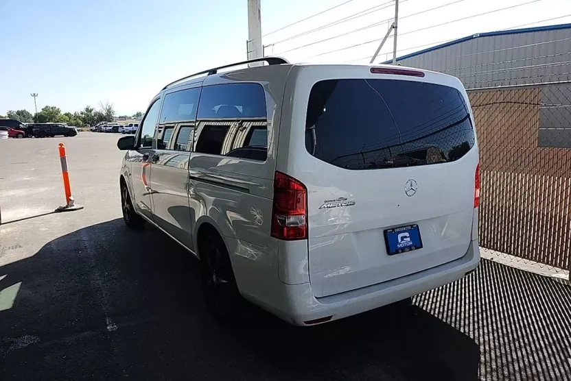 2016 Mercedes Benz Metris Passenger photo 1