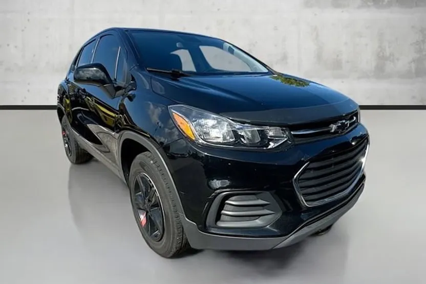 2020 Chevrolet Trax LS photo 1