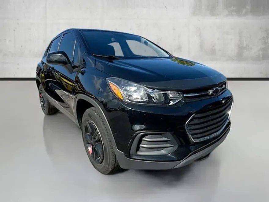 2020 Chevrolet Trax LS photo 1