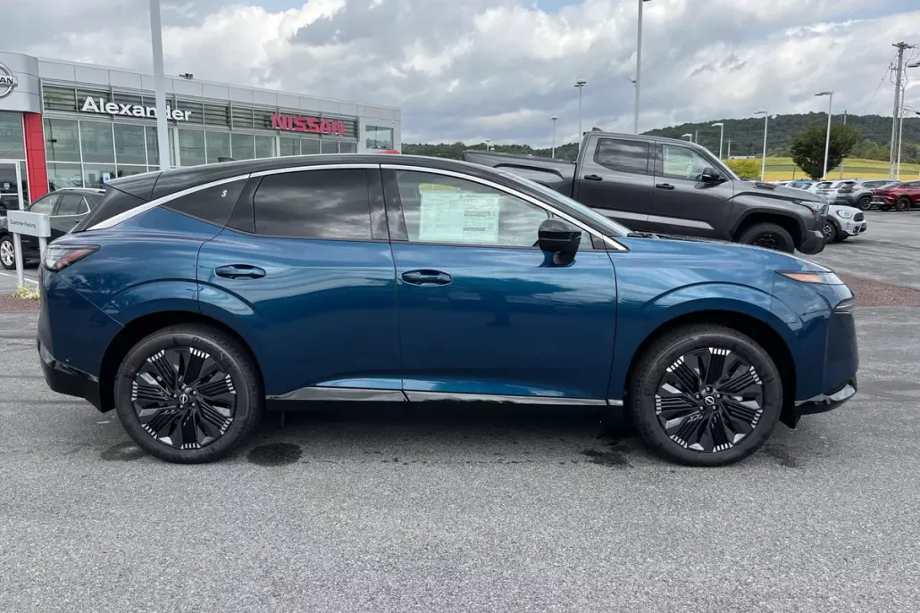2025 Nissan Murano Platinum photo 1