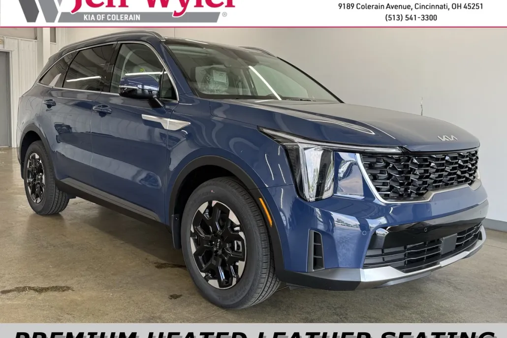 2025 Kia Sorento S photo 1