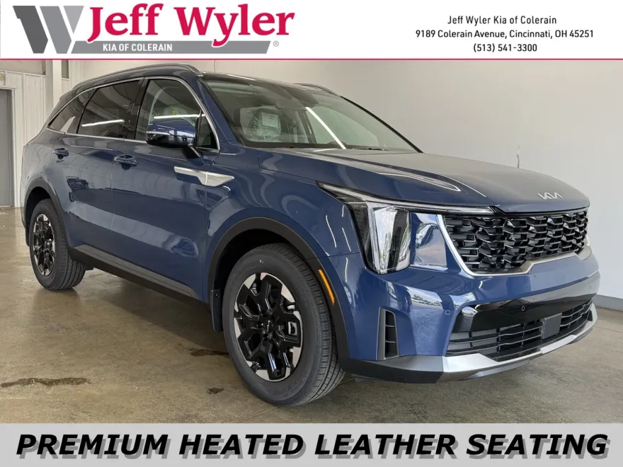 2025 Kia Sorento S photo 1