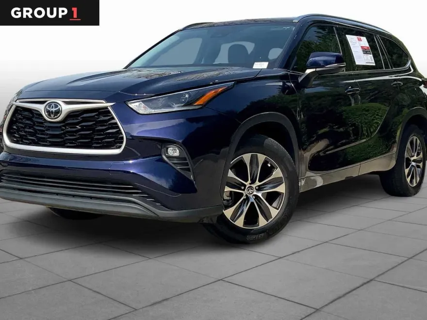 2021 Toyota Highlander XLE photo 1