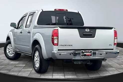 2017 Nissan Frontier SV photo 2