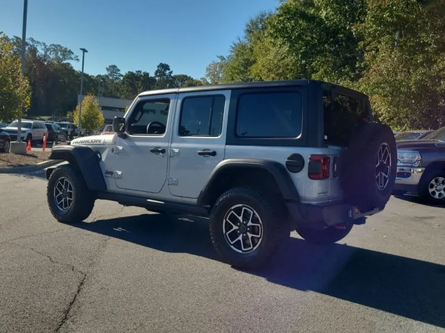 2024 Jeep Wrangler Rubicon photo 1