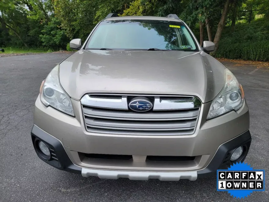 2014 Subaru Outback 2.5i Limited photo 1